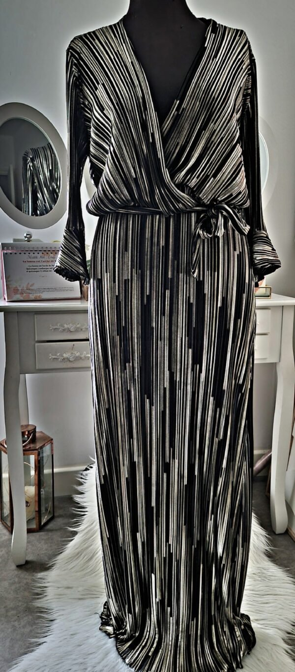 Robe longue noire et dorée – Image 3