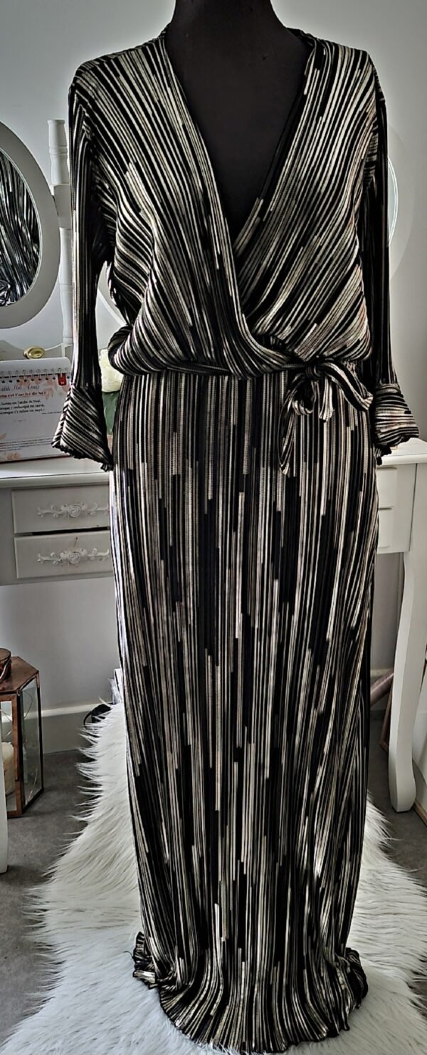 Robe longue noire et dorée – Image 4